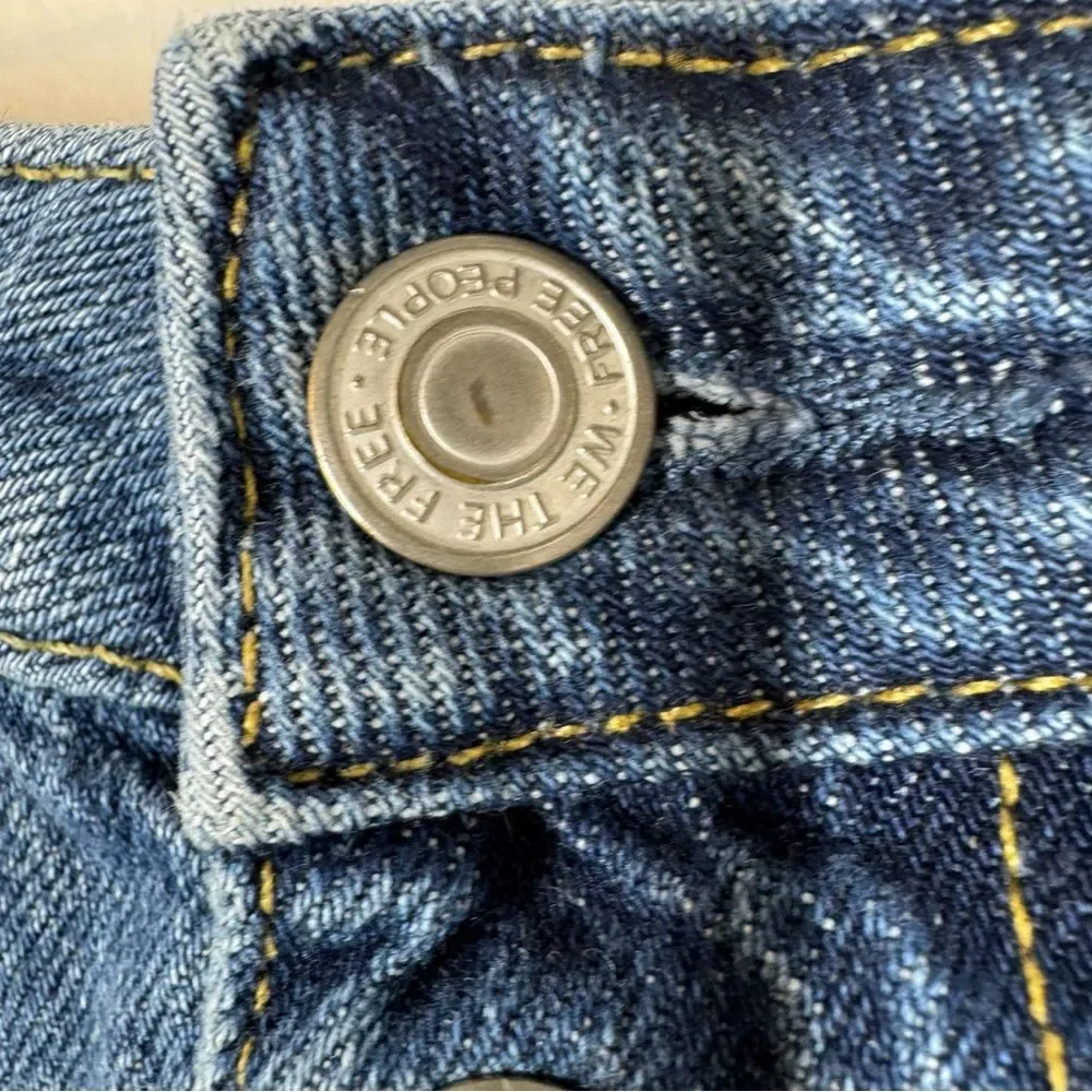 Free People Distressed Denim A Line Mini Skirt Frayed Edge Hem Women’s Size 30